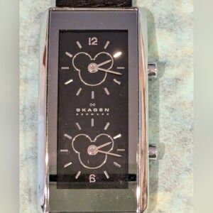 Rare Skagen Woman's Disney Mickey Duel Time Traveler Watch D295USLB